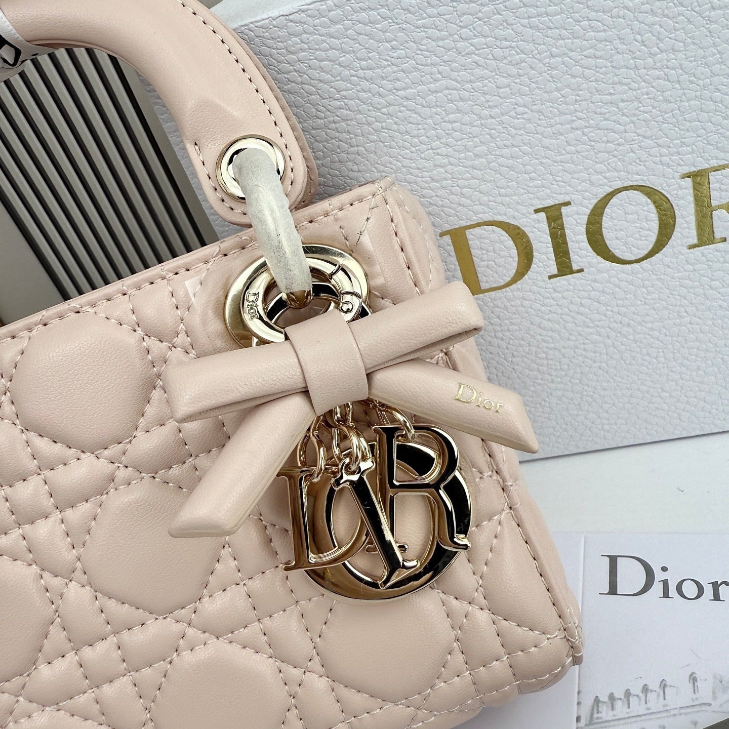 Classic Lady Bow Top-Handle Bag 26ss