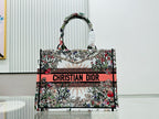 D Book Tote ( WHITE SUN)