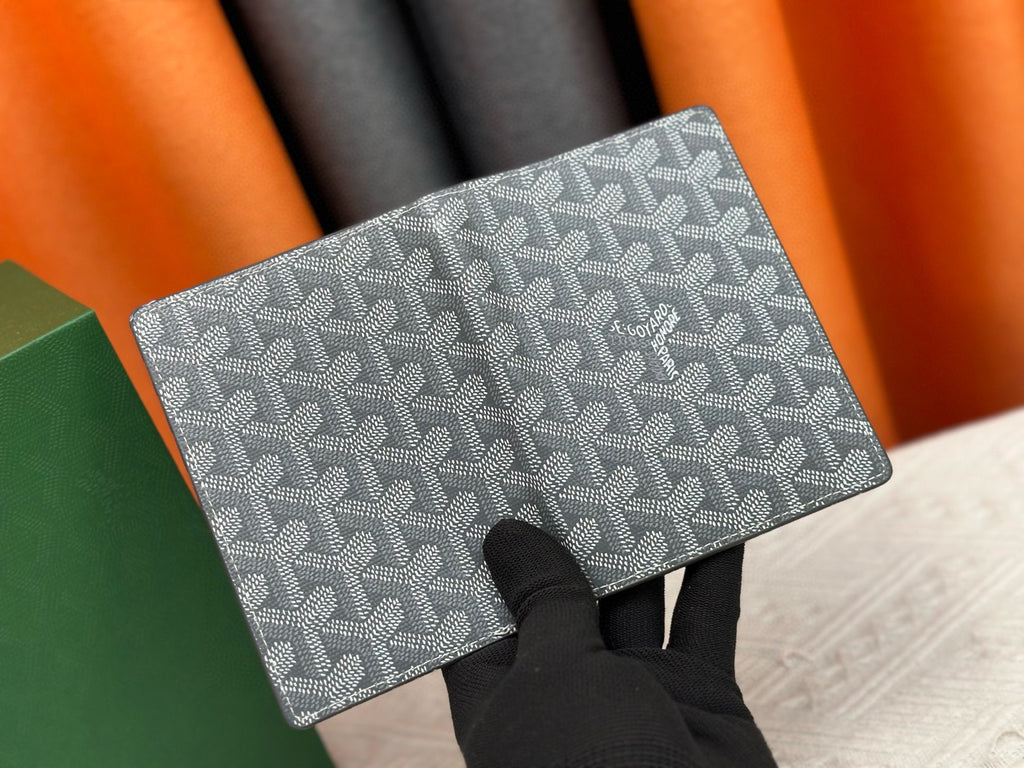 Premium Passport Holder – Timeless Travel Companion