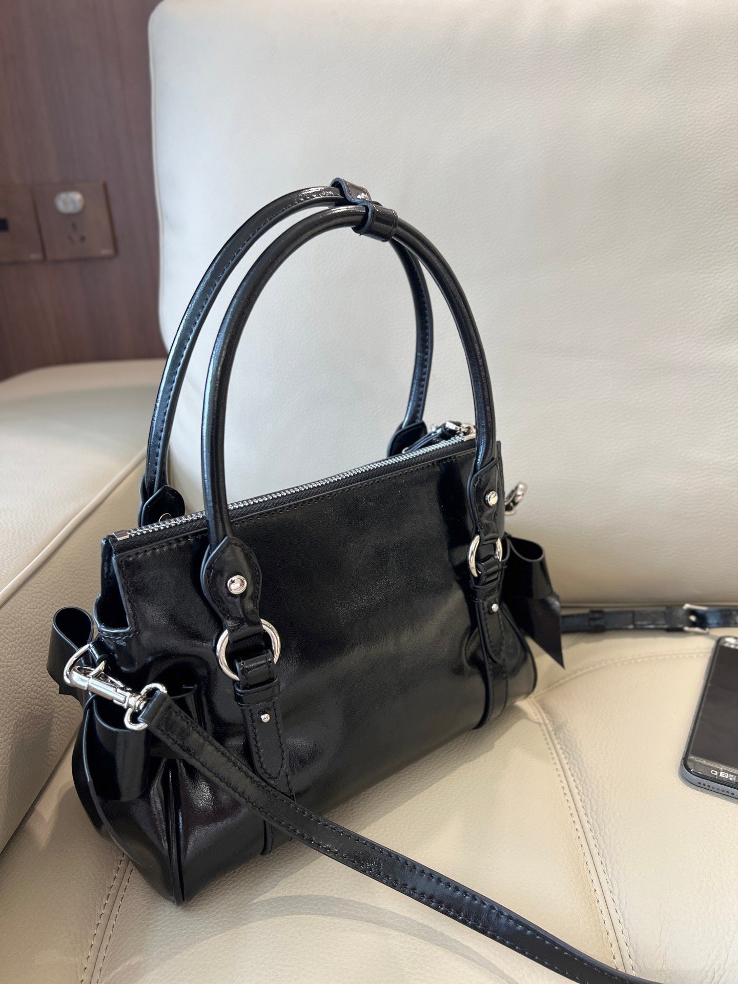 Bow Biker Bag