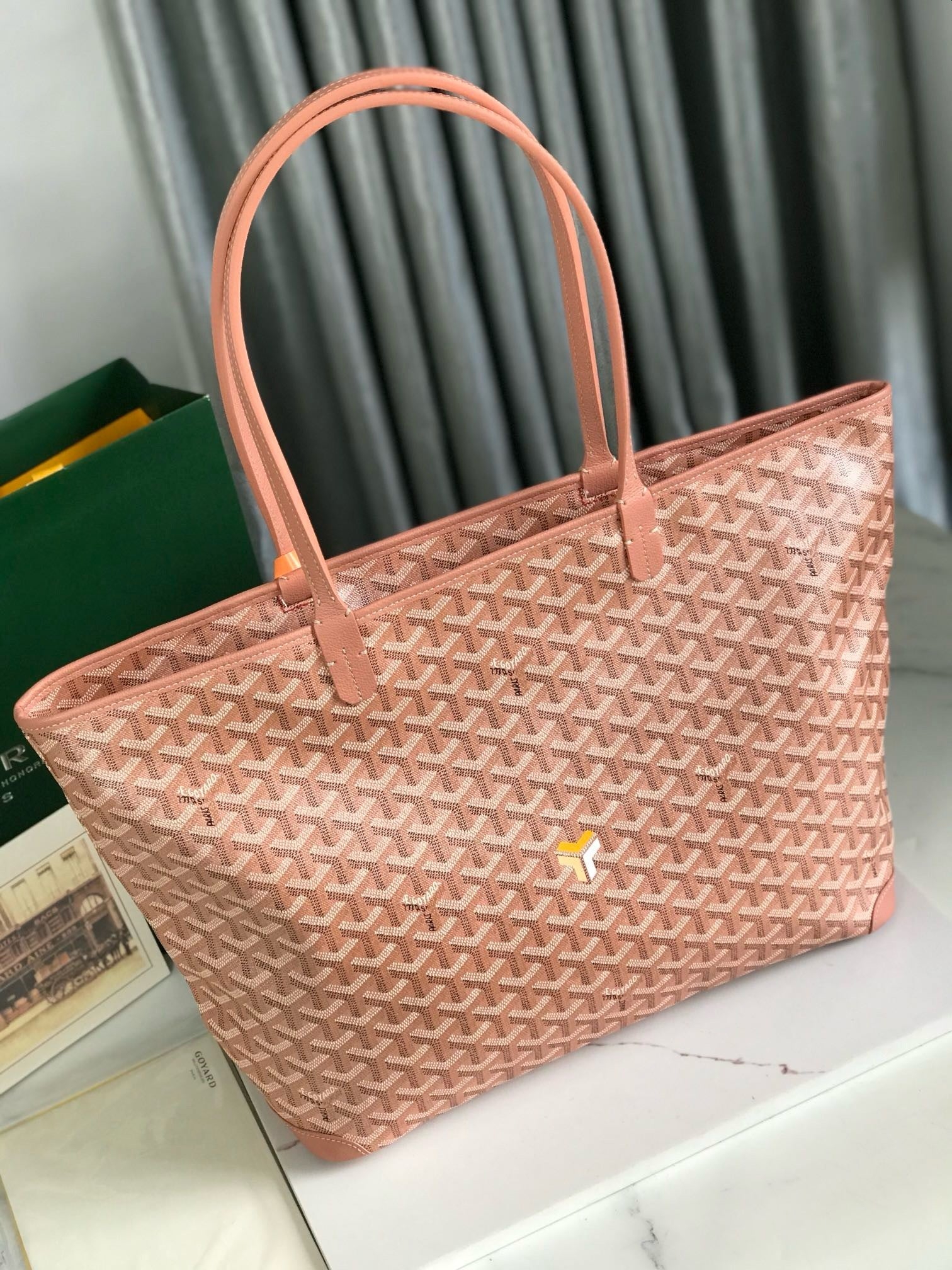 Goy Premium Zipper Tote — MM Size