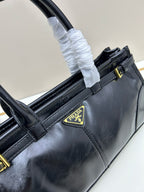 P Top-Grain Leather shoulder bag| 426#