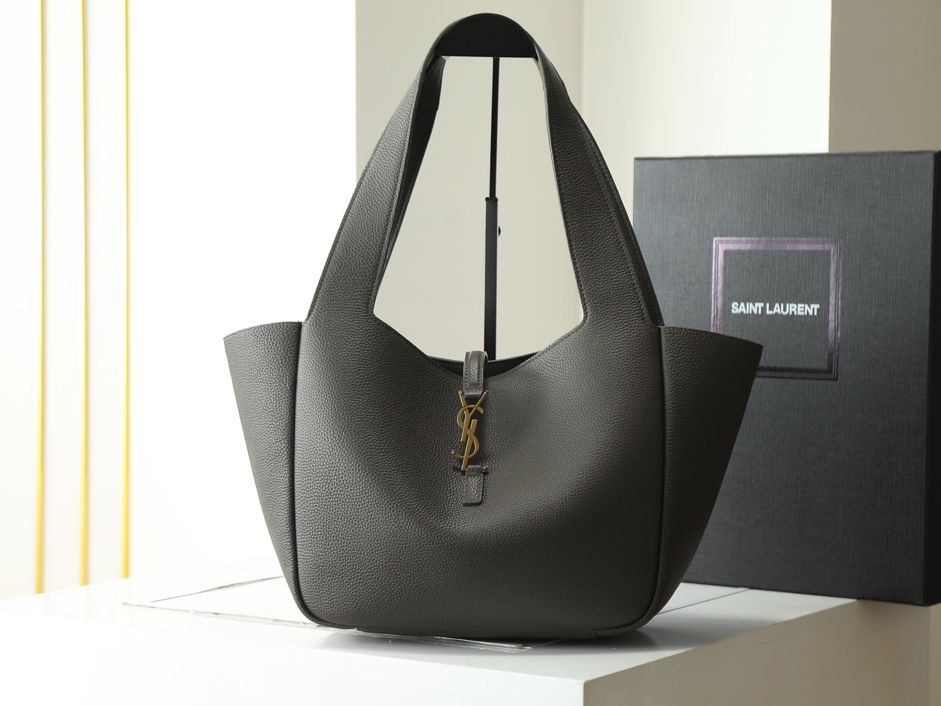 Bea Small Hobo Tote | 779029 | Premium Quality