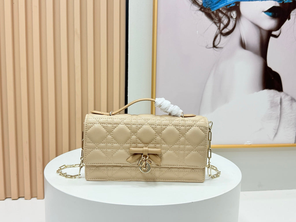D Bow Top Handle Crossbody Bag