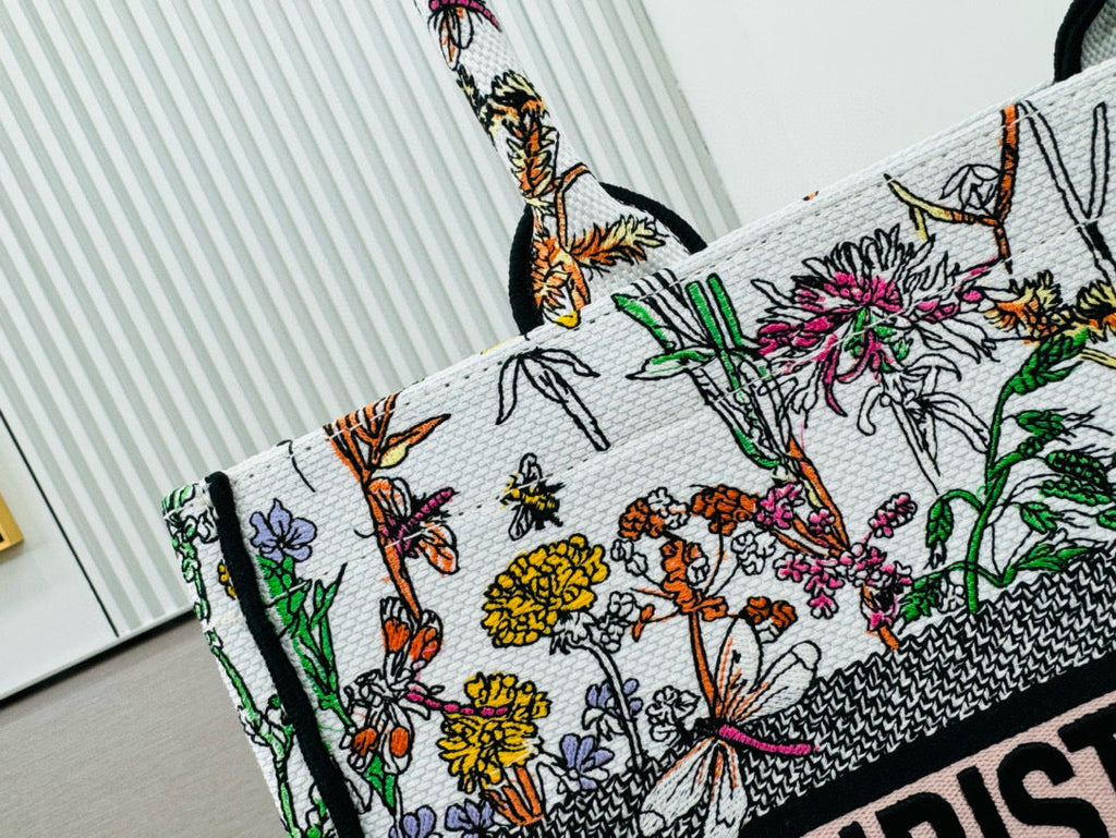 D Book Tote ( WHITE FLORAL)