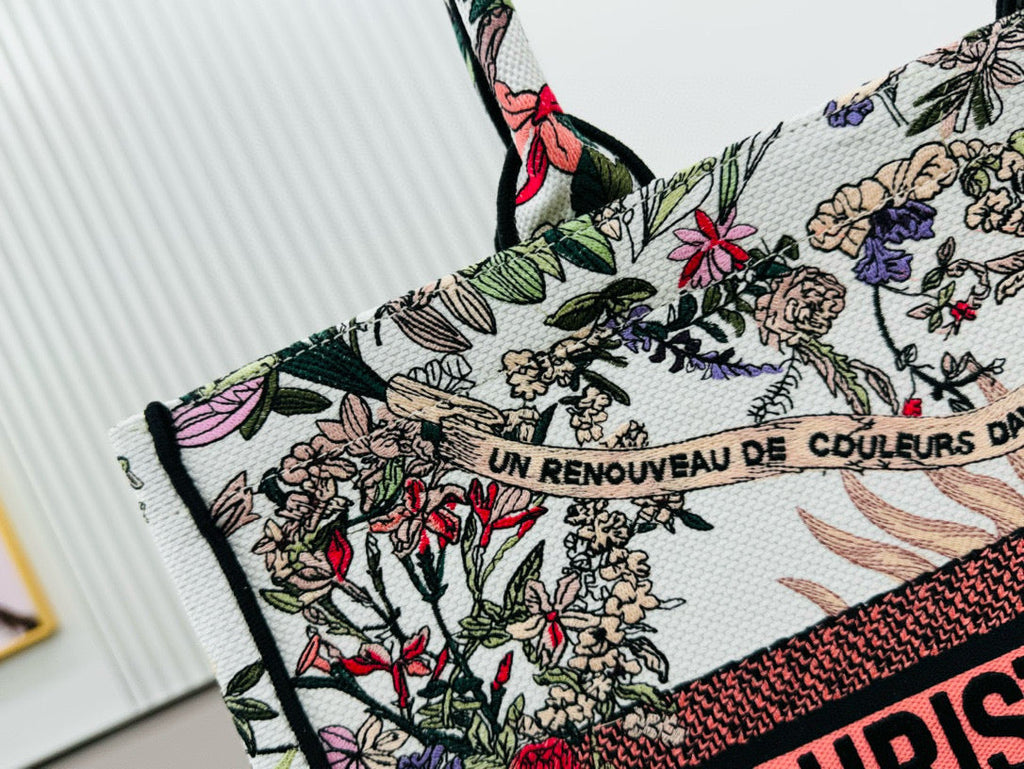 D Book Tote ( WHITE SUN)