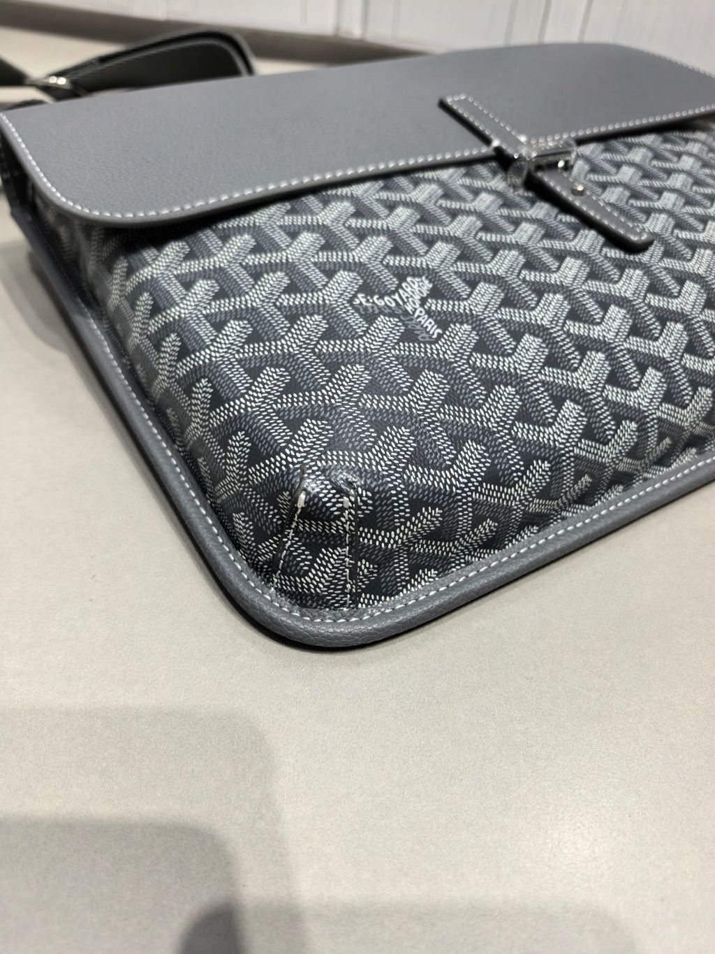 GOY Coursier Crossbody Messenger Bag