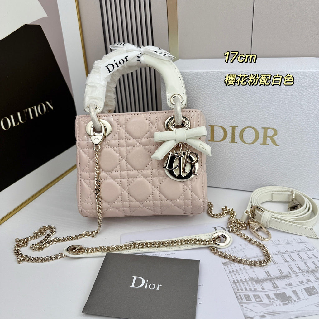 Classic Lady Bow Top-Handle Bag 26ss