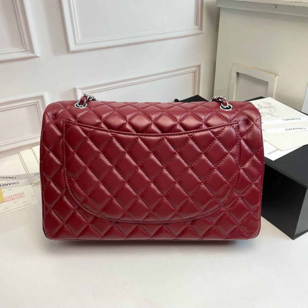 Maxi Quilted Flap Bag in Lambskin — 33cm
