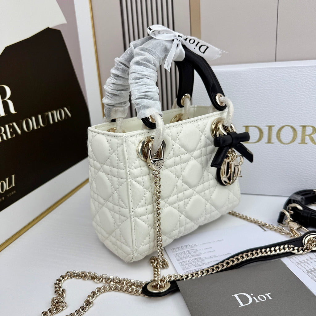 Classic Lady Bow Top-Handle Bag 26ss