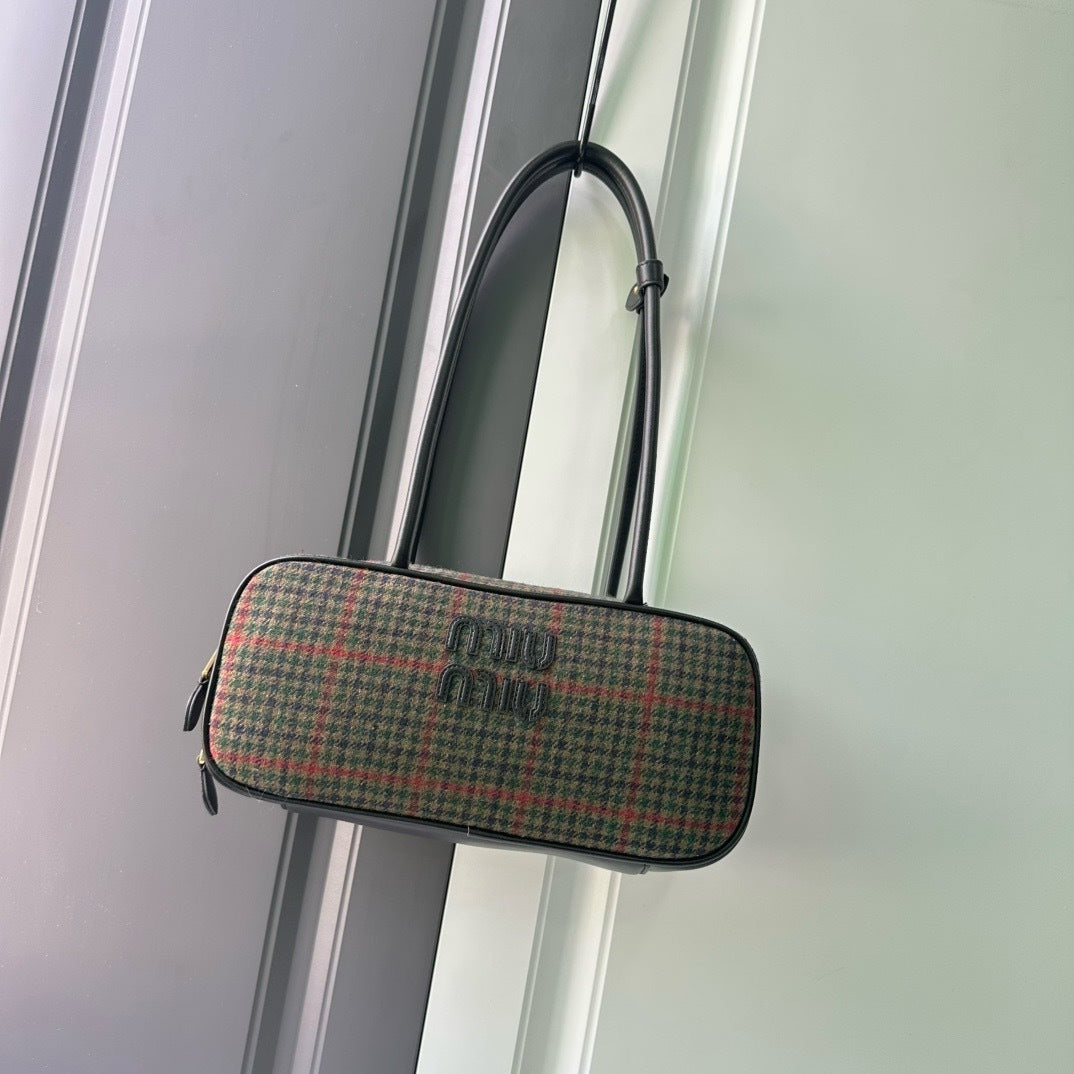 Houndstooth Bowling Bag – New Collection