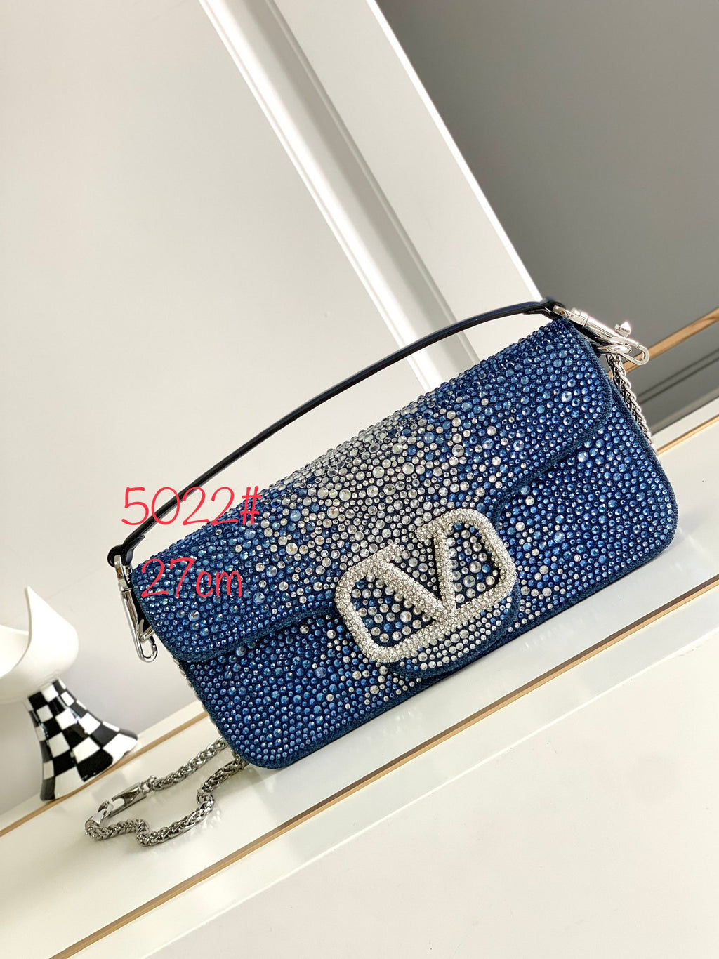 💎 V Signature Locò Crystal Mini Bag