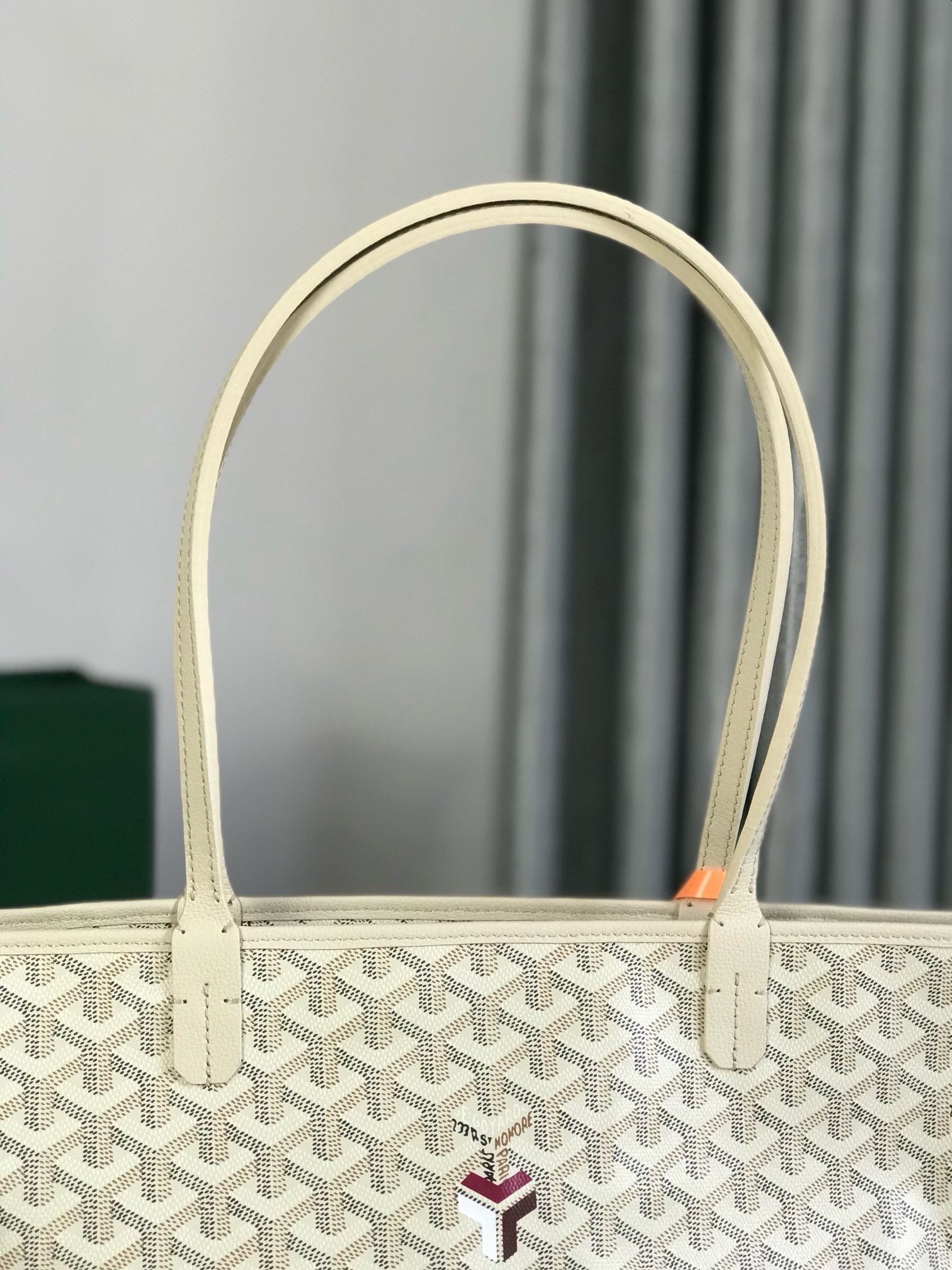 Goy Premium Zipper Tote — MM Size