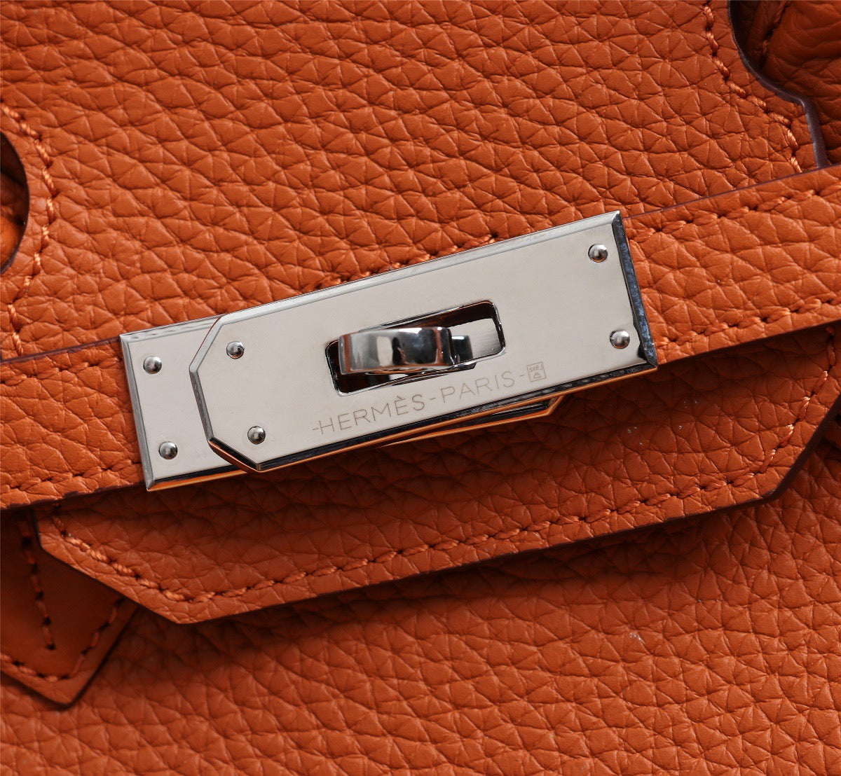 Elegant Togo-Textured Leather Handbag – Premium Craftsmanship