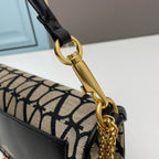 💗 V Signature Locò Calfskin Bag — Large
