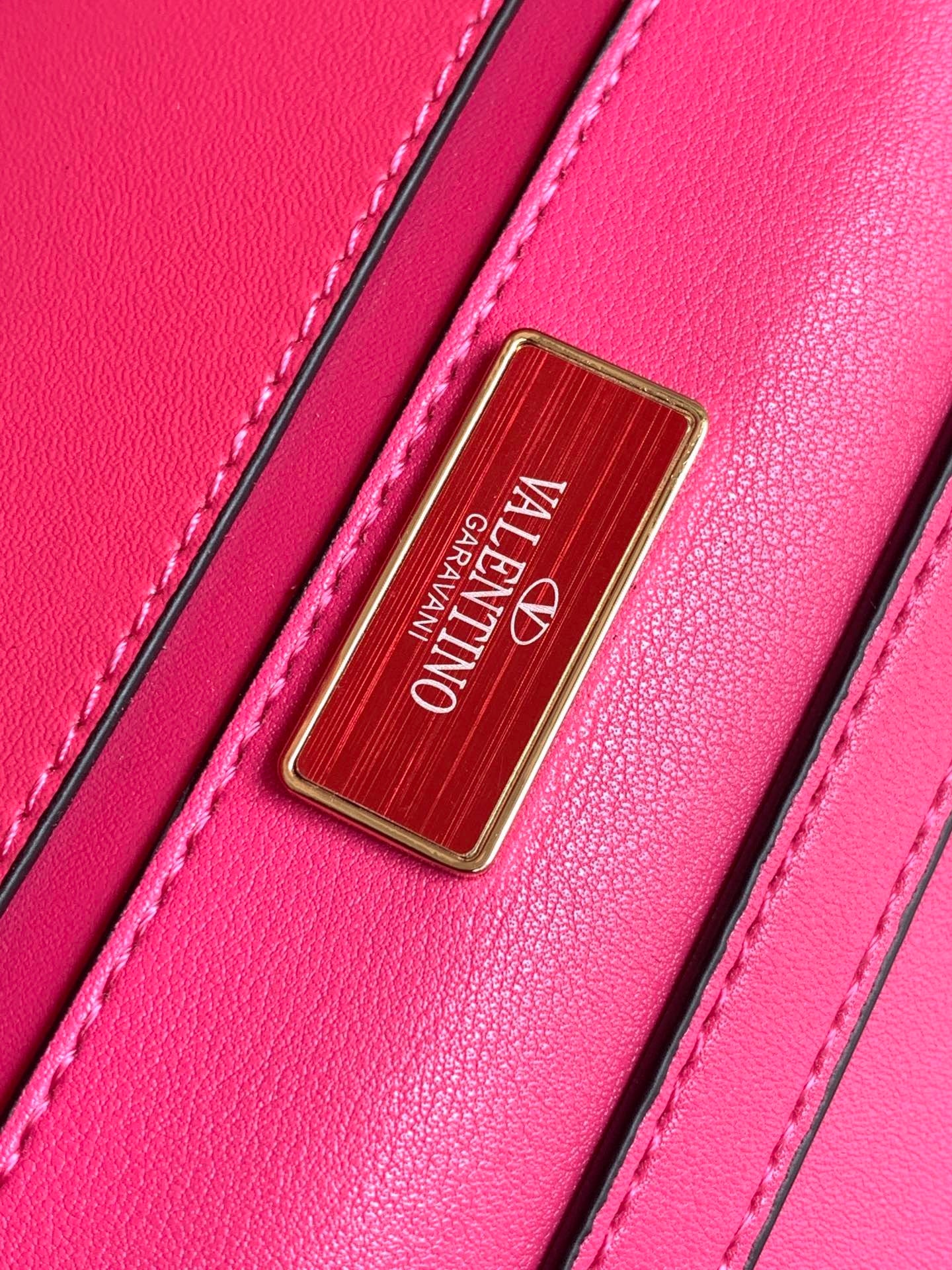 💎 V Signature Locò Crystal Mini Bag