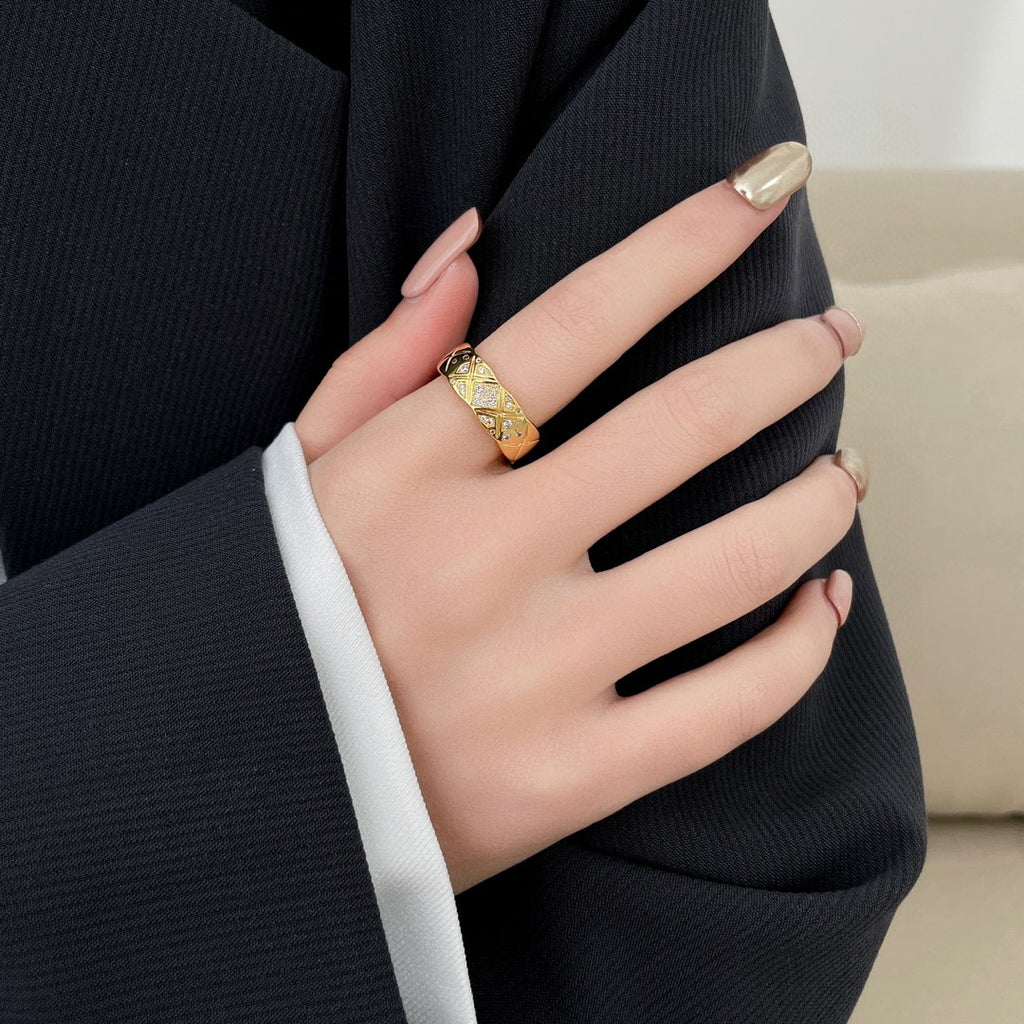 Hand-Set Diamond Quilted Ring – Timeless Coco-Inspired