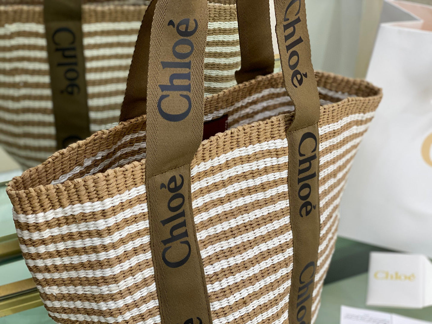 CHL*OE LARGE WOODY TOTE BAG IN NATURAL FIBERS