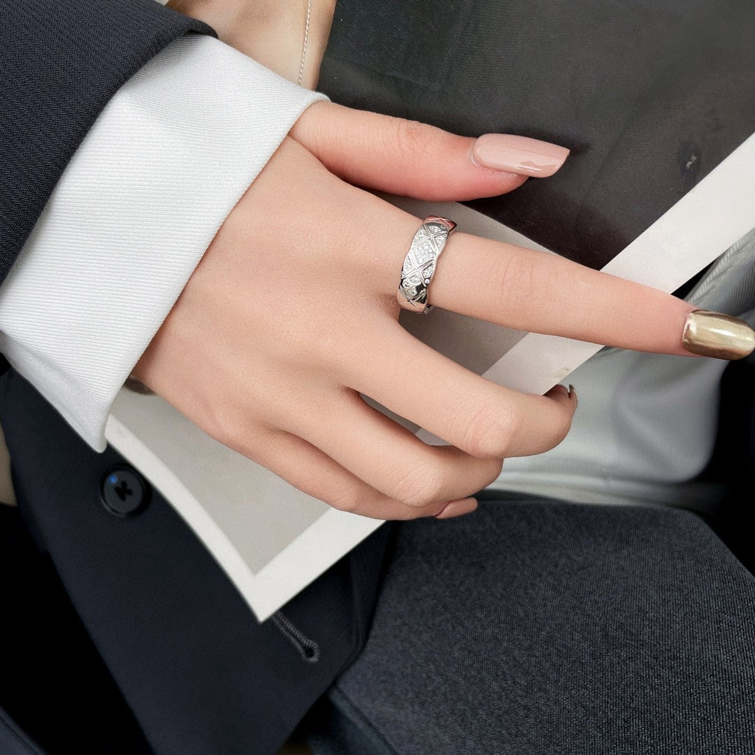 Hand-Set Diamond Quilted Ring – Timeless Coco-Inspired